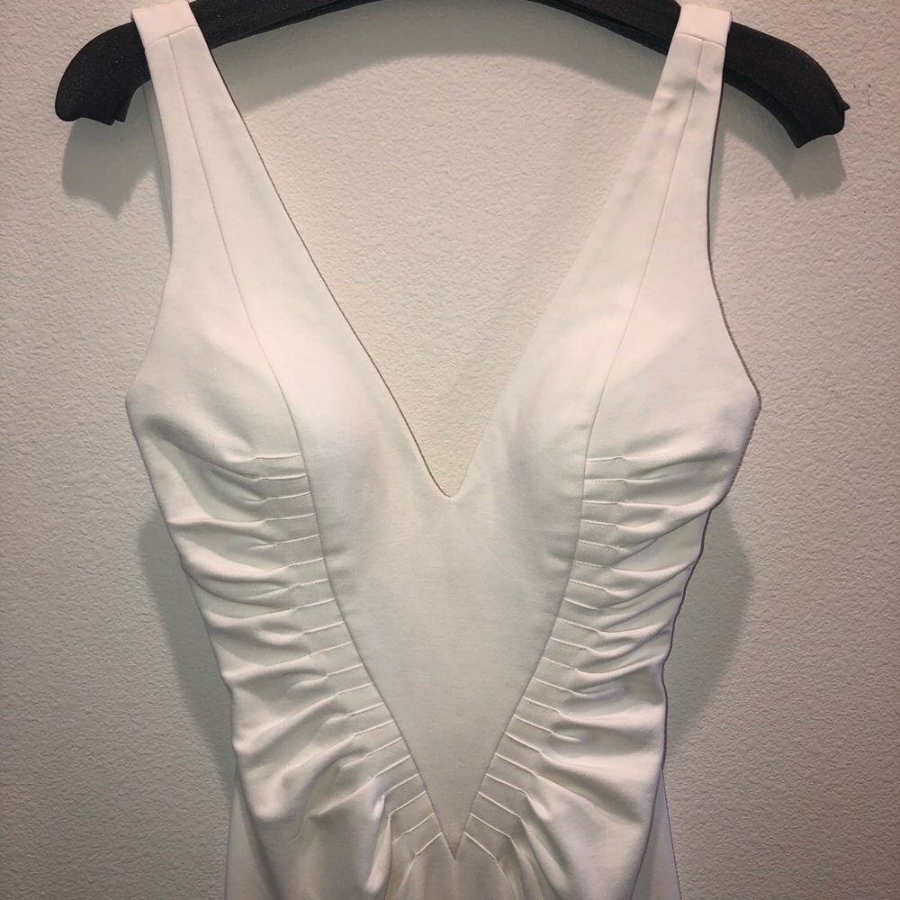 Jovani White Mermaid Gown Dress size 0 New Revolve